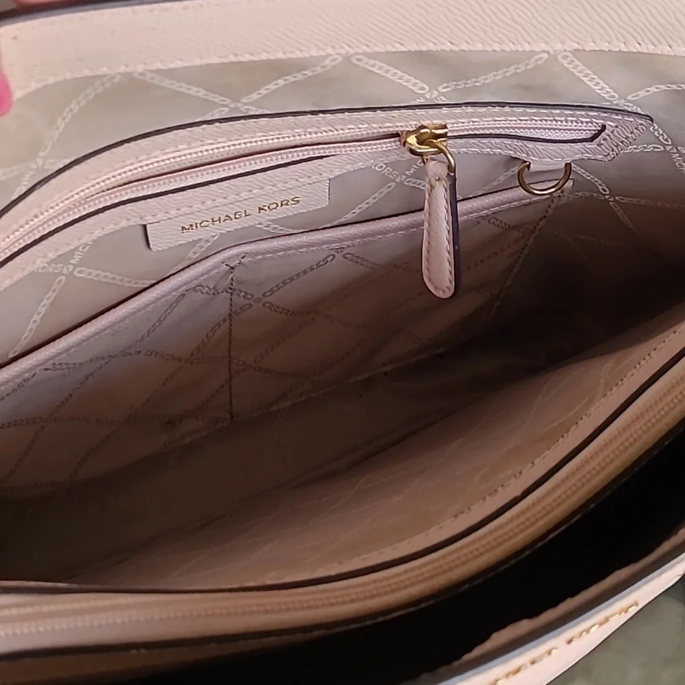Michael Kors Voyager Tote Bag ❤️